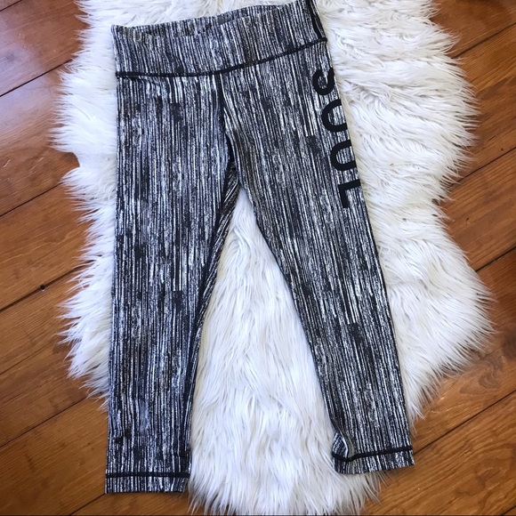 soulcycle Pants - SoulCycle S O U L Storm Capri Crop Leggings Pants